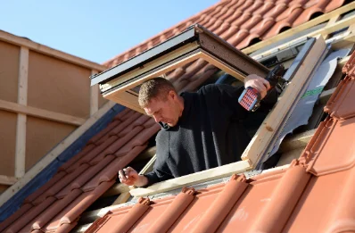 Pose de fenêtres de toit Velux à Ymeray